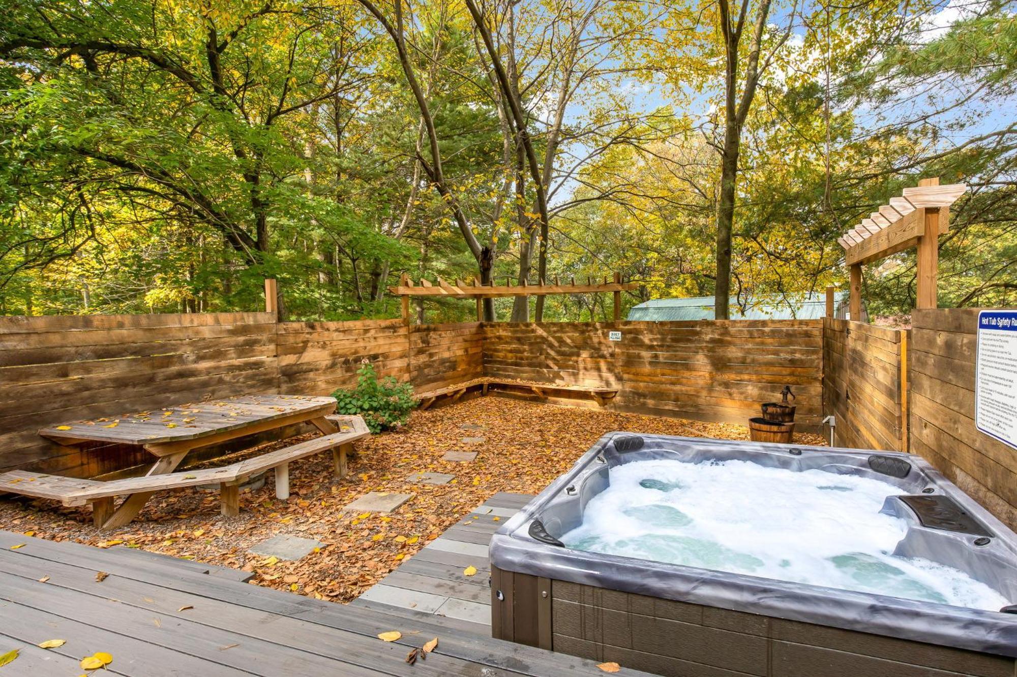 5 Bd W Hottub - Mins To Hunting Hiking & Fishing Apartment New Providence Luaran gambar